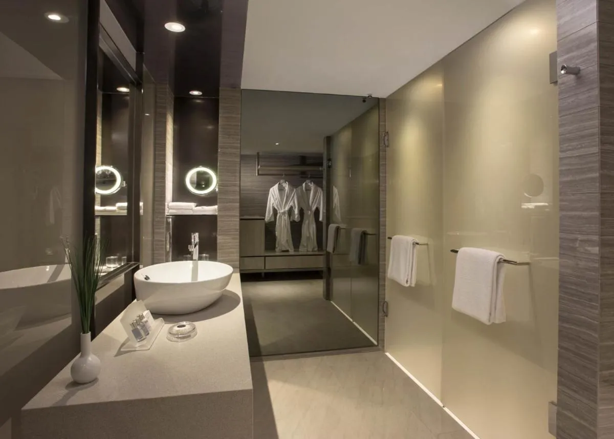 Image 2 of Carlton Hotel Singapore