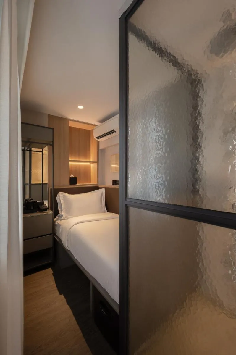 Image 3 of Claude Hotel