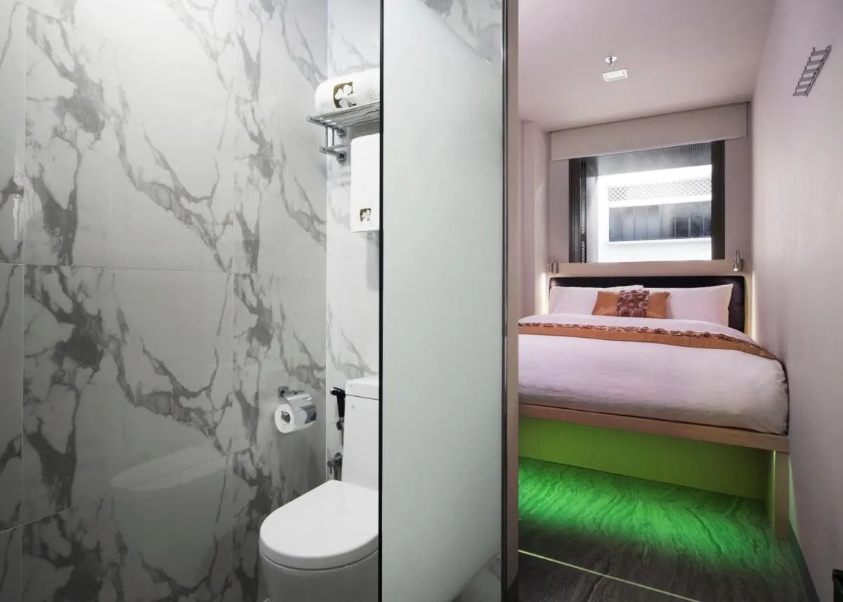 Image 2 of Hotel Clover 7