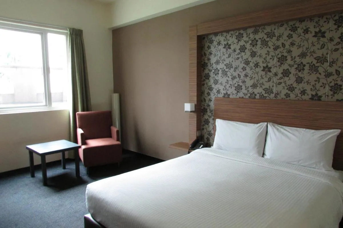 Image 1 of Strand Hotel