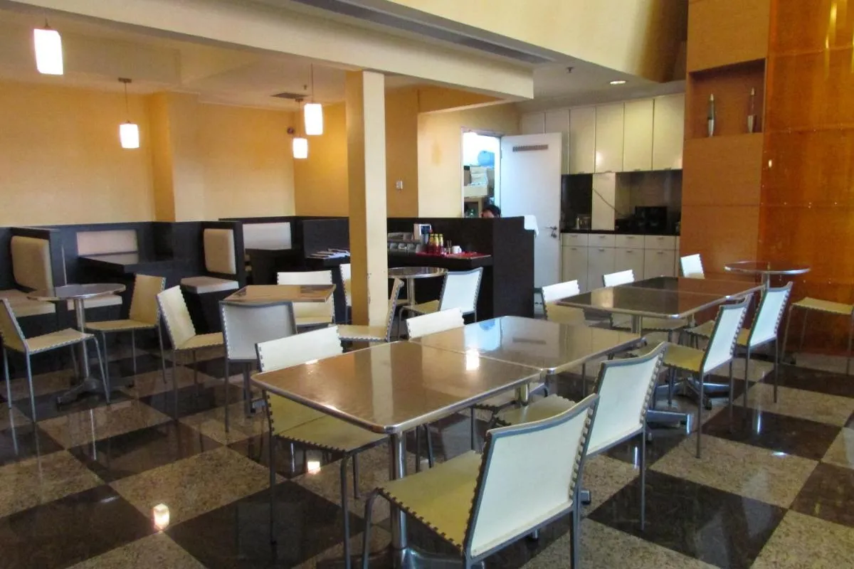 Image 2 of Strand Hotel