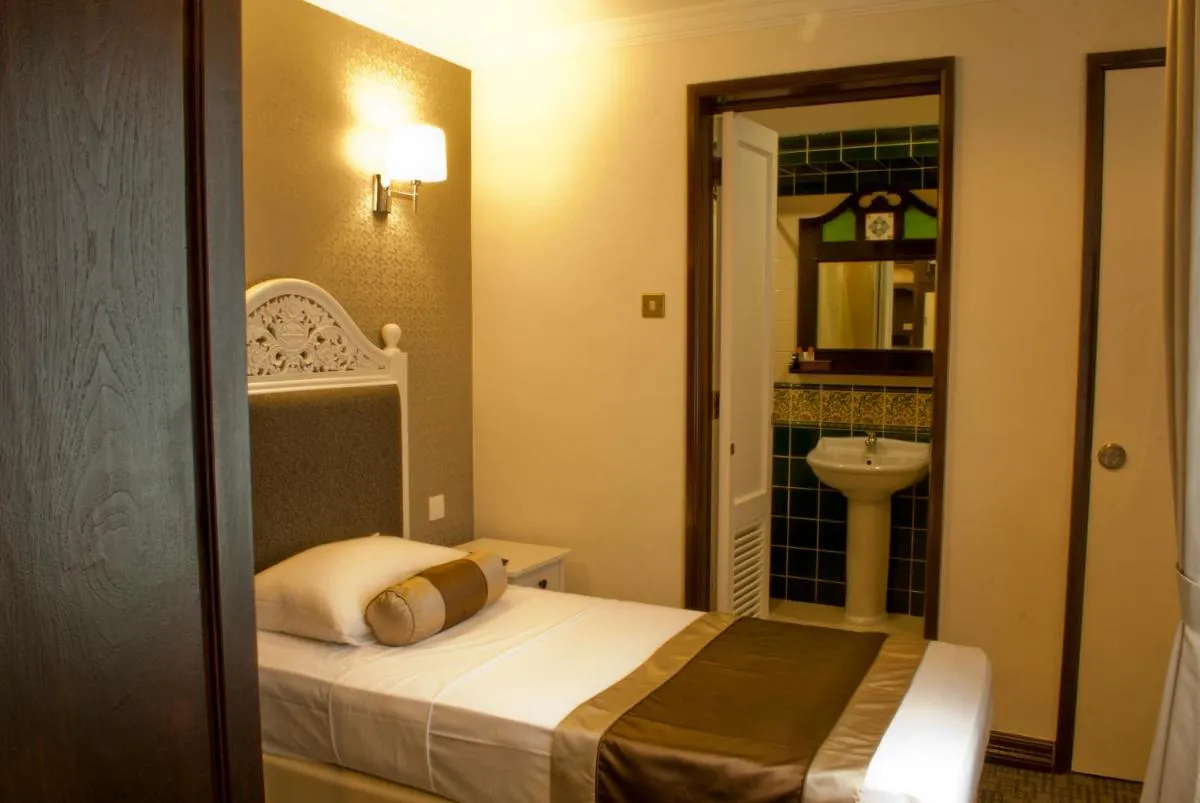 Image 2 of The Inn at Temple Street